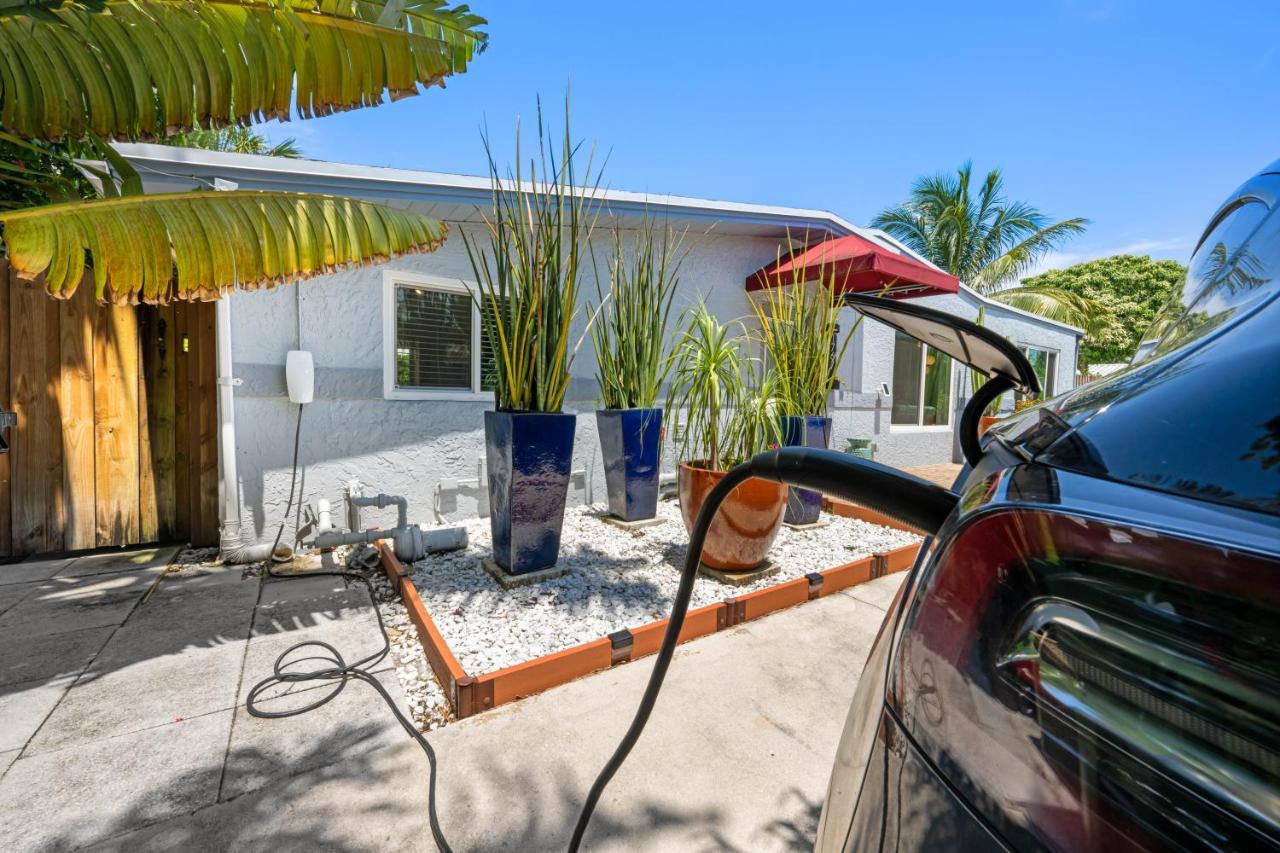 Palms Retreat! Giant Heated Pool-Hottub-Firepit-5Min2Beach-Pets-Ev Chgr Fort Lauderdale Eksteriør bilde